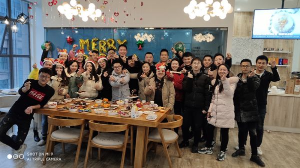 米小福12月25日，公司将举行圣诞活动，诚邀你的参加。